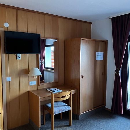 Hotel Wettlaufer Гомберг Екстер'єр фото